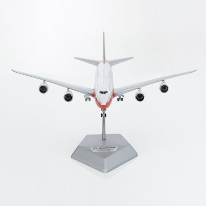 HX Models 1/400 Boeing Company B747-8 Red "House livery" Standard Version