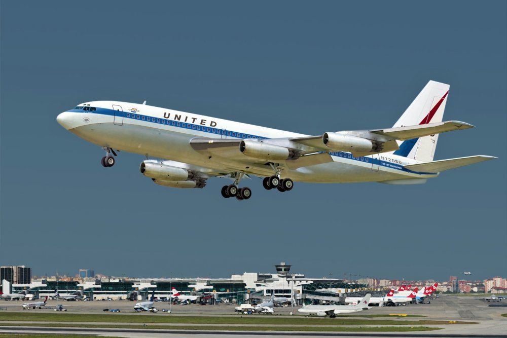 Roden 1/144 320 Boeing 720 United Model Aircraft Kit