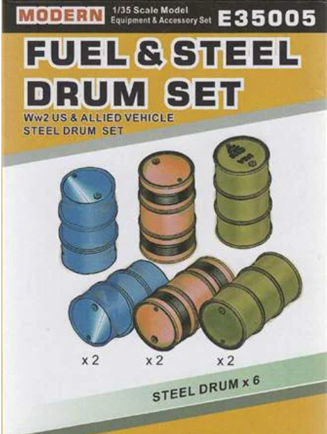 Hero Hobby 1/35 Fuel & Steel Drum Set Model Kit