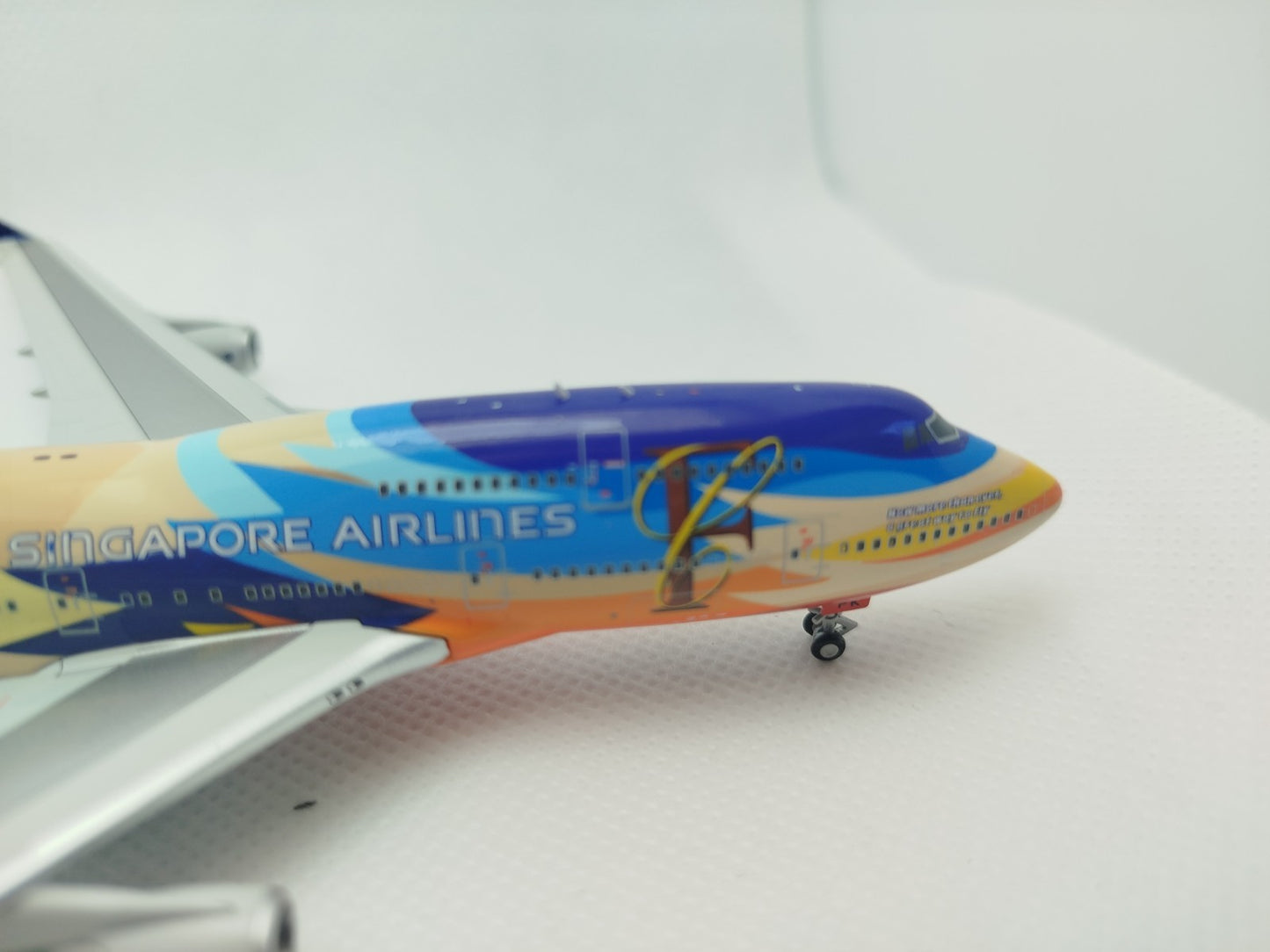 HX Models 1/400 Singapore Airlines Boeing 747-400 9V-SPK "Tropical" Standard Version