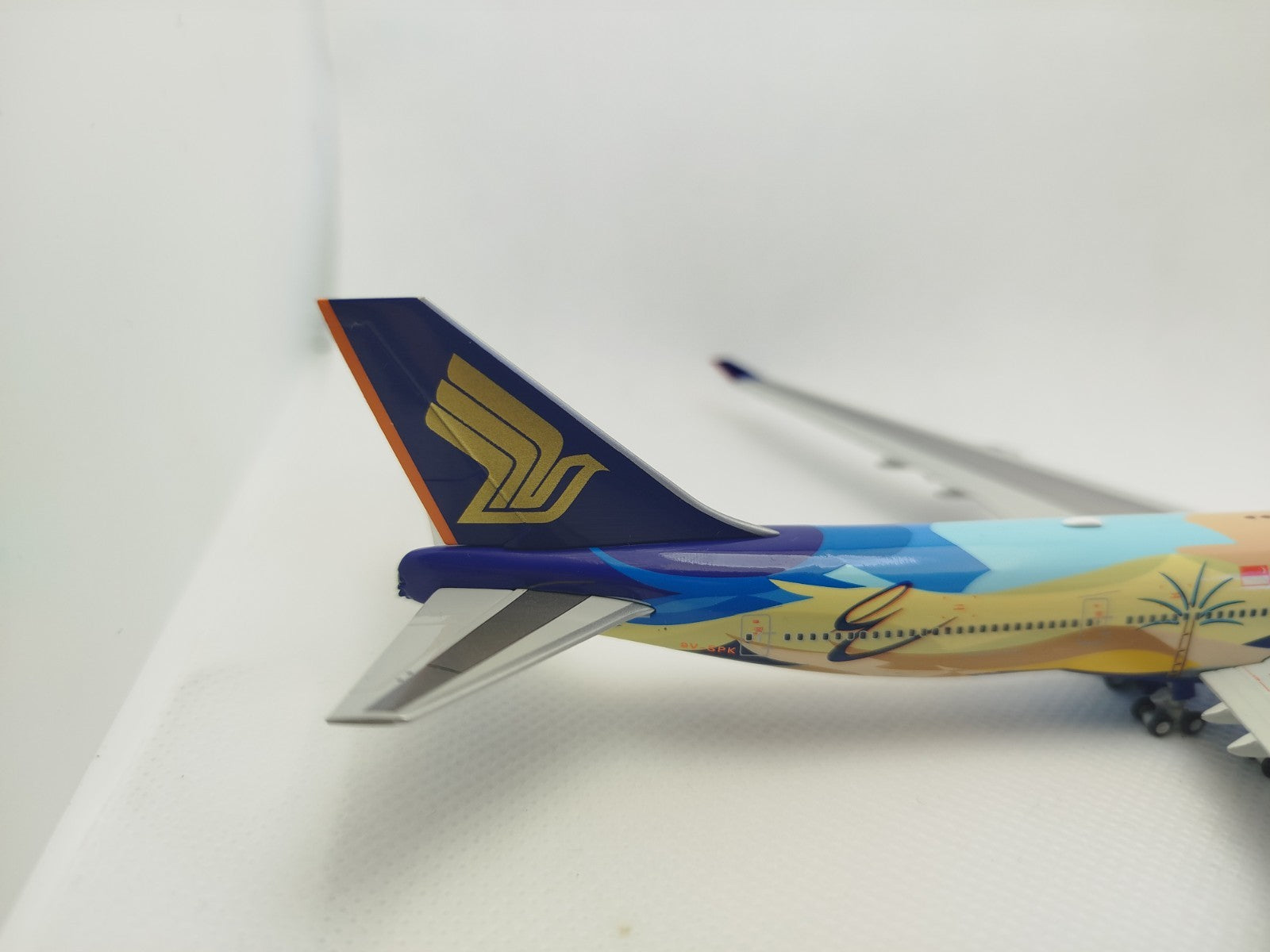 HX Models 1/400 Singapore Airlines Boeing 747-400 9V-SPK 