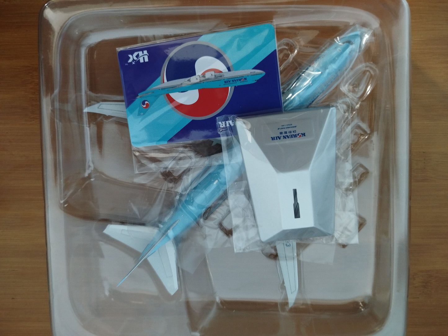 HX Models 1/400 Korean Air Boeing B747-8 HL7633 Standard Version